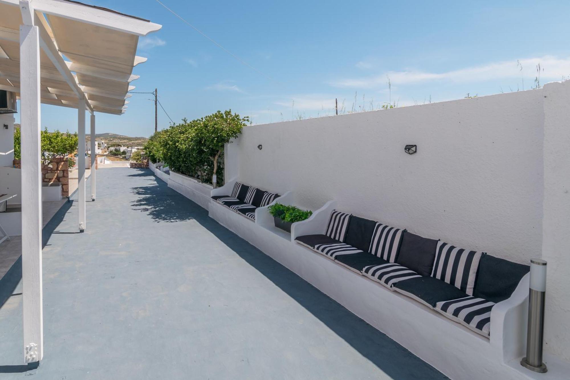 Miloessa Apartment Adamantas  Екстериор снимка